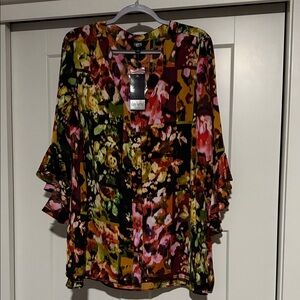 NWT Slim Factor by Investments Multicolor Floral Blouse with Ruffle Sleeves